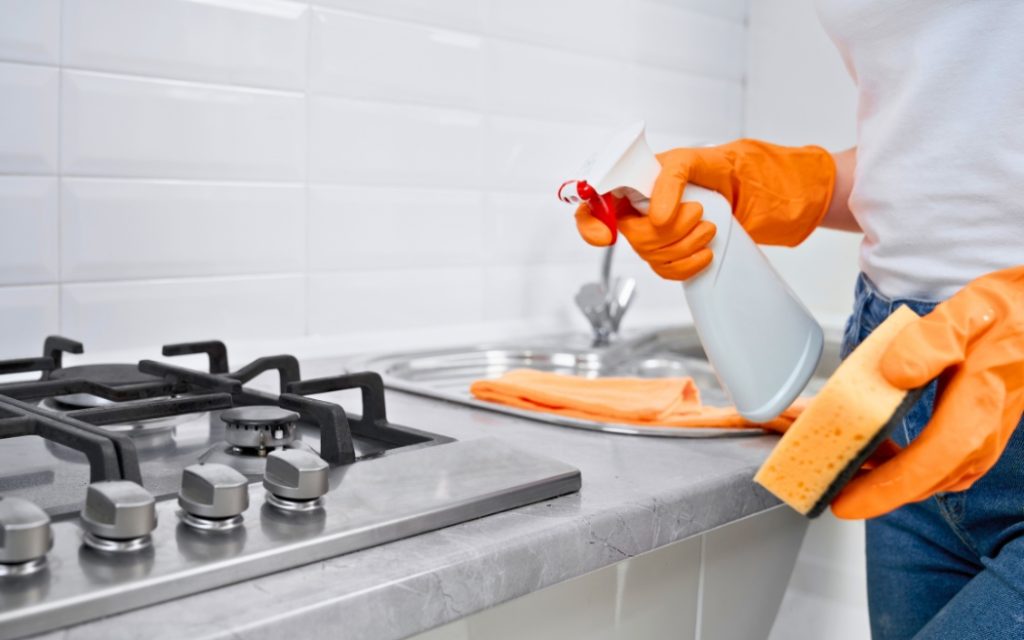 تمیز کردن آشپزخانه با سرکه سفید