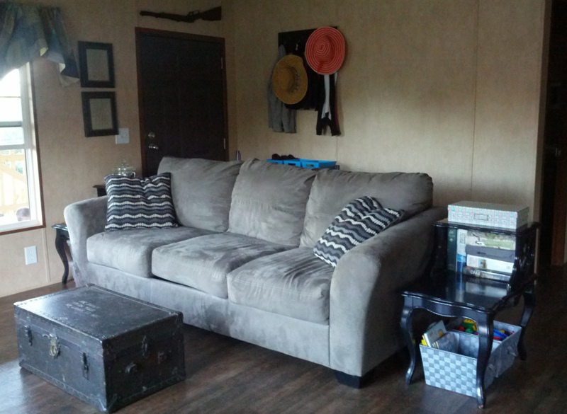 روی مبل‌ها را مرتب نگه دارید.
